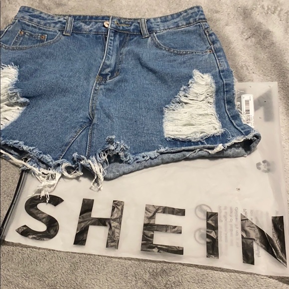 Raw Ripped/ Distressed Denim Shorts - Picture 5 of 7